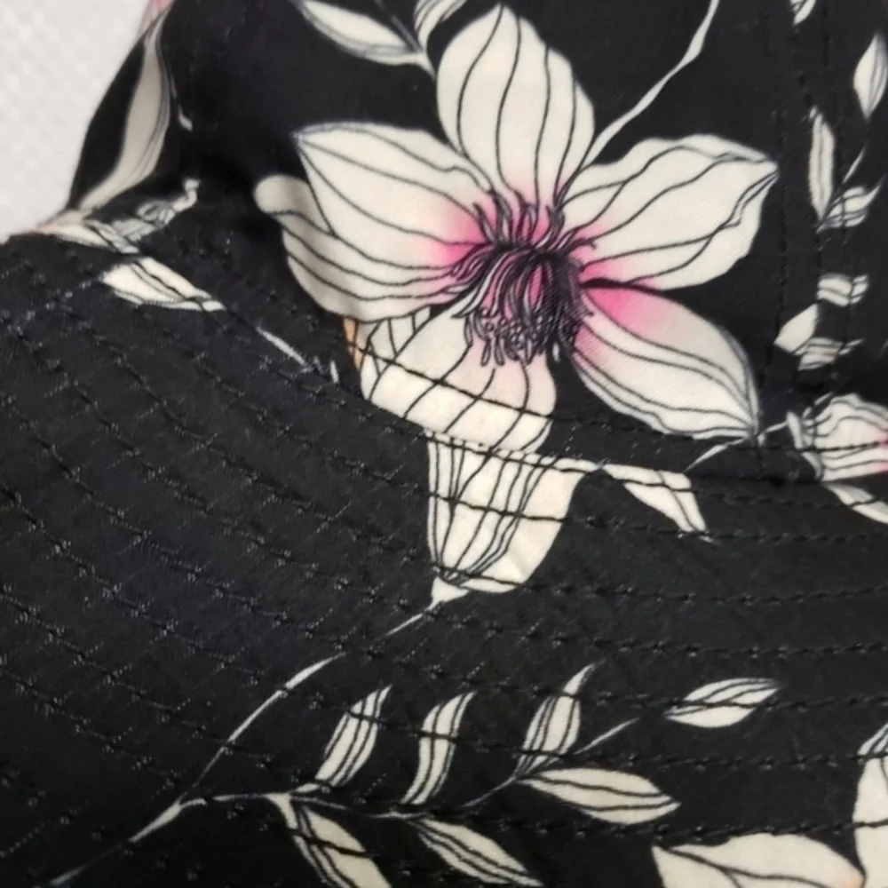 O'Neill Floral‎ Hat  100% Cotton Excellent Pre-owned Condition